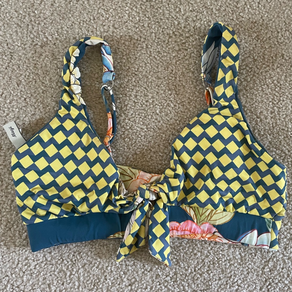 Two Maaji reversible Bikini Tops - Picture 5 of 6